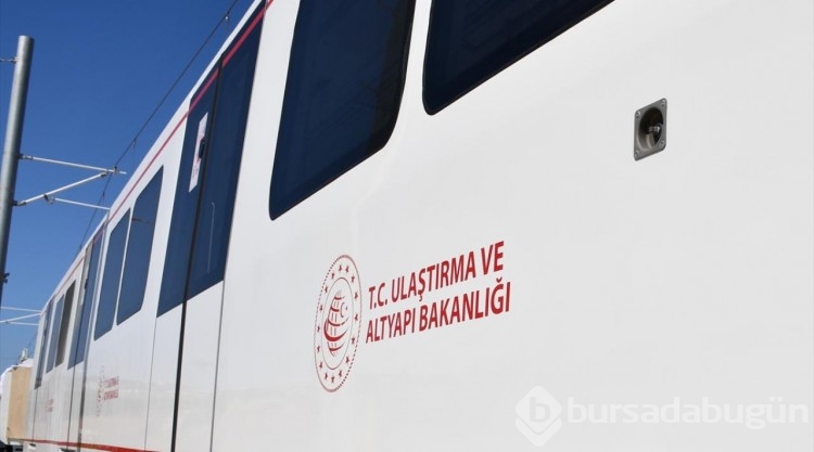 İlk yerli ve milli sürücüsüz metro aracı Gebze-Darıca hattında raylara indirildi