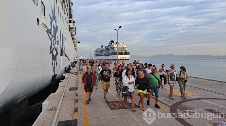 Kuşadası'na 7 kruvaziyerle 8 bin 370 turist geldi