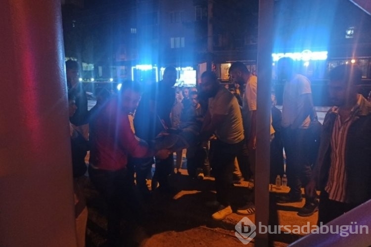 Orhangazi'de ana yol üzerinde motosiklet kazası! Genç sürücü ölümden döndü