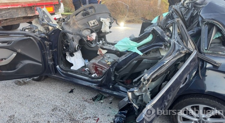 Bursa'da yeni nişanlı çift trafik kazasında hayatını kaybetti