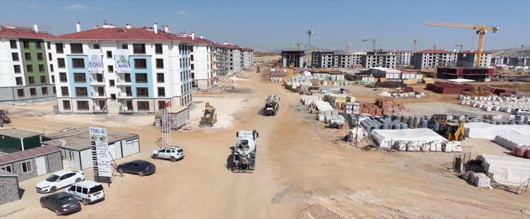 Adıyaman'da 650 deprem konutunun 1-1,5 ay içinde teslim edilmesi hedefleniyor