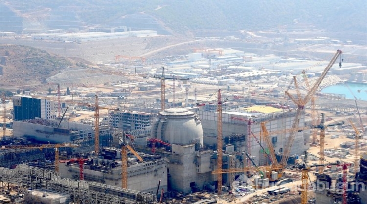 Bakan Bayraktar, Akkuyu NGS inşaat sahasında incelemede bulundu