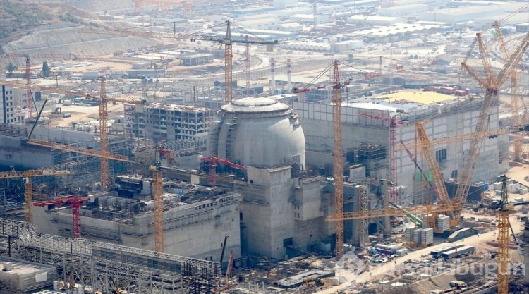 Bakan Bayraktar, Akkuyu NGS inşaat sahasında incelemede bulundu