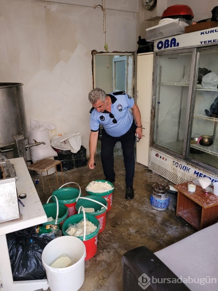 Peynir imalathanesinde tepki çeken görüntüler