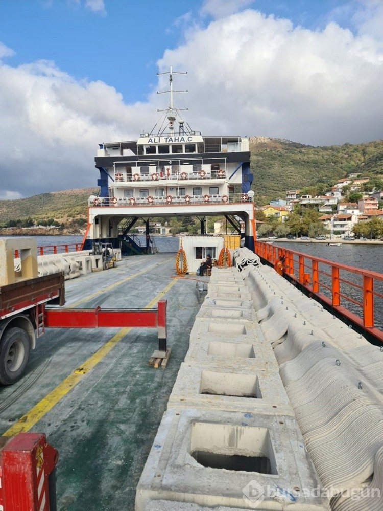 Marmara Denizi'ne yapay resif bırakıldı
