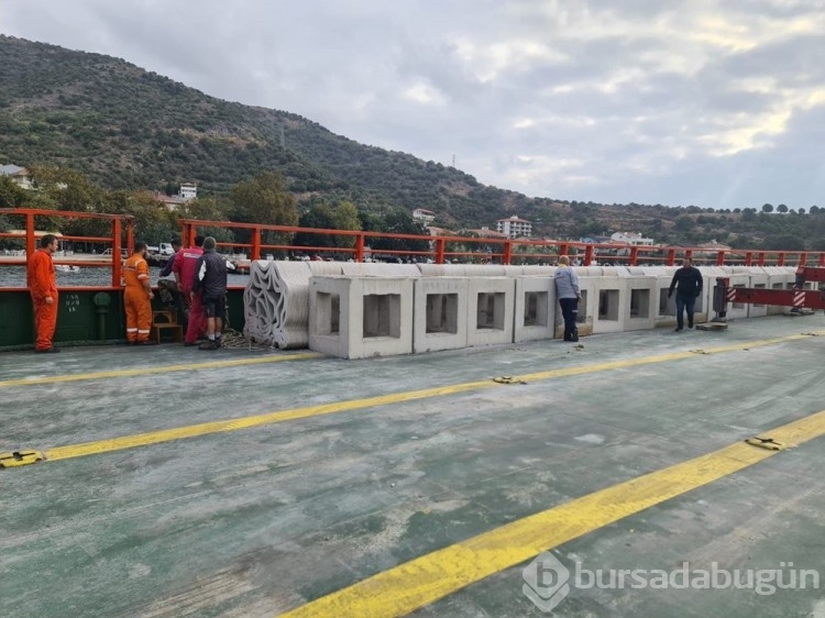 Marmara Denizi'ne yapay resif bırakıldı