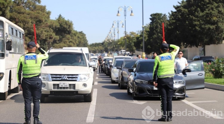 Azerbaycan'da 2. Karabağ Savaşı'nın yıl dönümünde şehitler anıldı