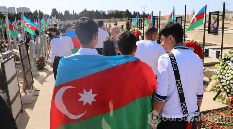 Azerbaycan'da 2. Karabağ Savaşı'nın yıl dönümünde şehitler anıldı