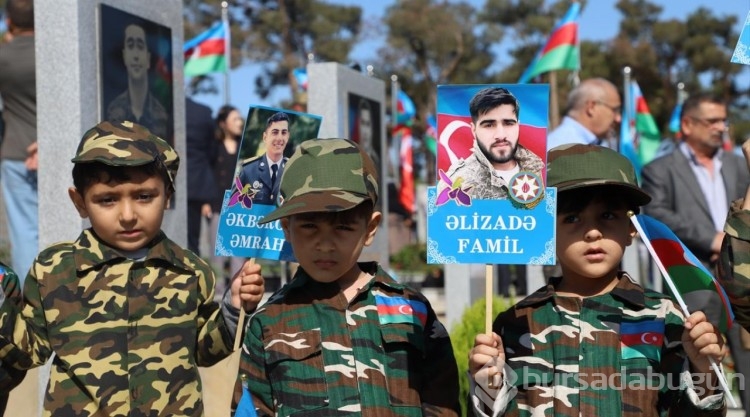 Azerbaycan'da 2. Karabağ Savaşı'nın yıl dönümünde şehitler anıldı