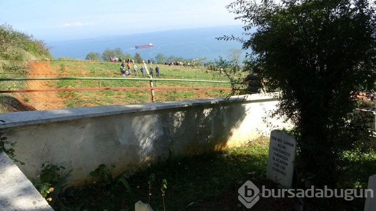 Deniz manzaralı mezar için birbirine girdiler
