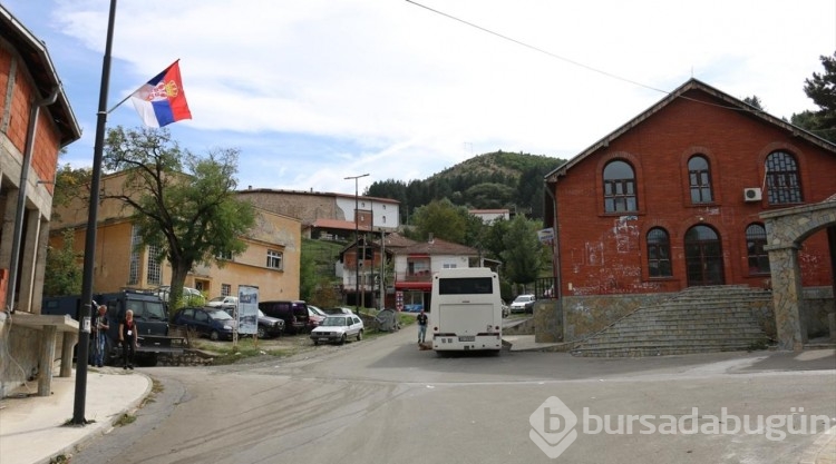Kosova polisi ile silahlı Sırp grubun çatıştığı köyü görüntülendi