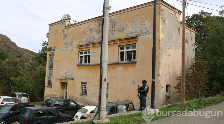 Kosova polisi ile silahlı Sırp grubun çatıştığı köyü görüntülendi