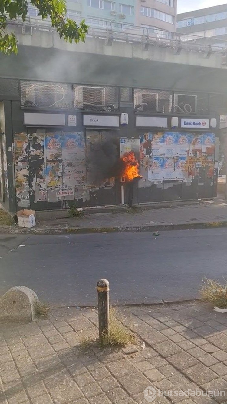 Mecidiyeköy'de ATM'lerden alevler yükseldi