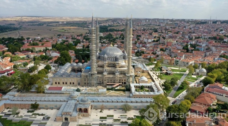 Selimiye'de minare külahının altında bulunan çini çoğaltıldı
