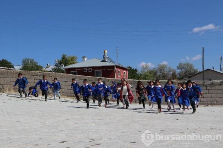 Eskişehirli Şebnem öğretmen: Gerçek sevgiyi Van'daki çocuklarda tattım