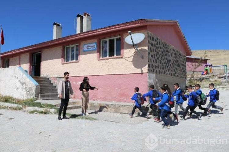 Eskişehirli Şebnem öğretmen: Gerçek sevgiyi Van'daki çocuklarda tattım