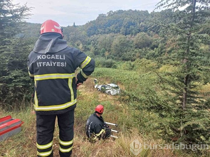 Yeşillik alana uçan otomobil defalarca takla attı