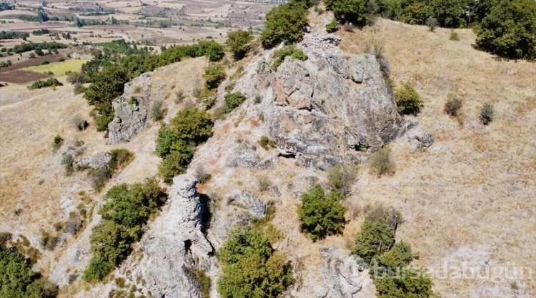 "Kızlar Kalesi"nin kalıntıları peribacalarına benzerliğiyle dikkati çekiyor