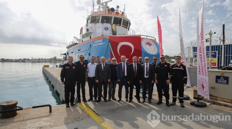 "Akdeniz Araştırma 1" gemisi, Lübnan'a uğurlandı
