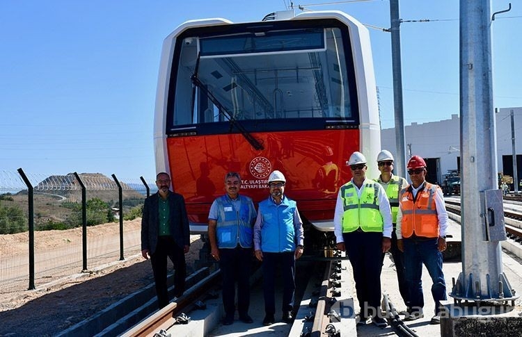 İlk yerli ve milli sürücüsüz metro aracı raylarda