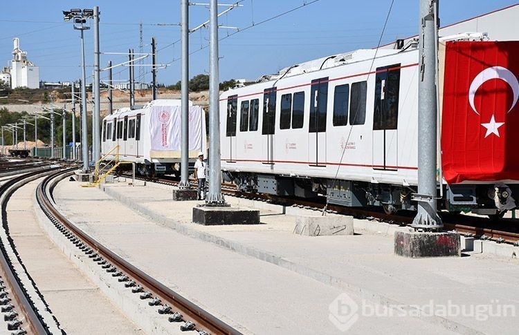 İlk yerli ve milli sürücüsüz metro aracı raylarda