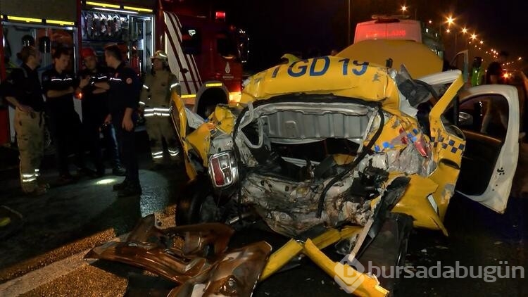 Kazada şoka giren taksi şoförü, 'araçta biri var' dedi, ekipler ormanlık alanda arama yaptı