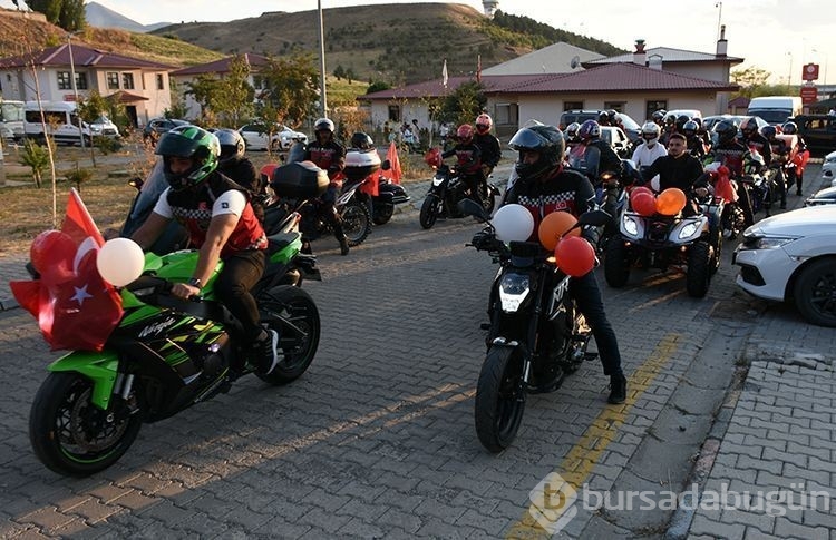 Koruma altındaki çocuklara TOGG ve protokol araçlı sünnet töreni