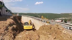 Sağanak yağış yol çökmesine sebep oldu