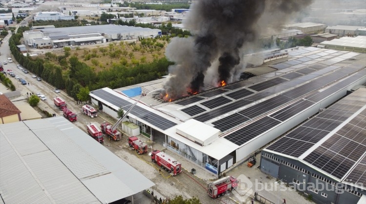 Uşak'ta tekstil fabrikasındaki yangın kontrol altına alındı