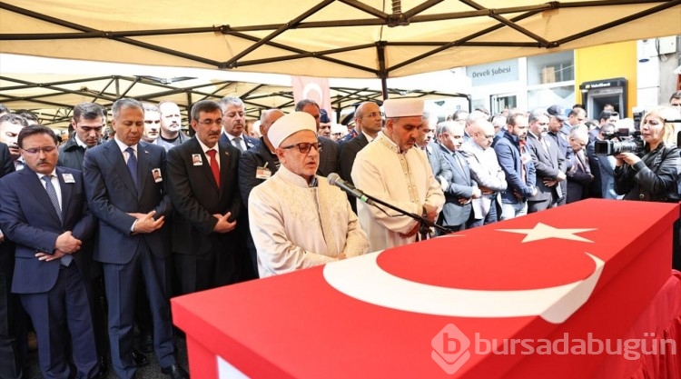 Teröristlerin katlettiği şehit veteriner teknikeri defnedildi