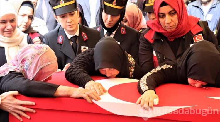 Teröristlerin katlettiği şehit veteriner teknikeri defnedildi
