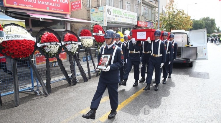 Teröristlerin katlettiği şehit veteriner teknikeri defnedildi