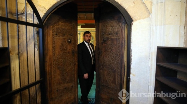 Kastamonu İbn-i Neccar Camii'nin 666 yıllık kapısı el işlemeleriyle dikkati çekiyor