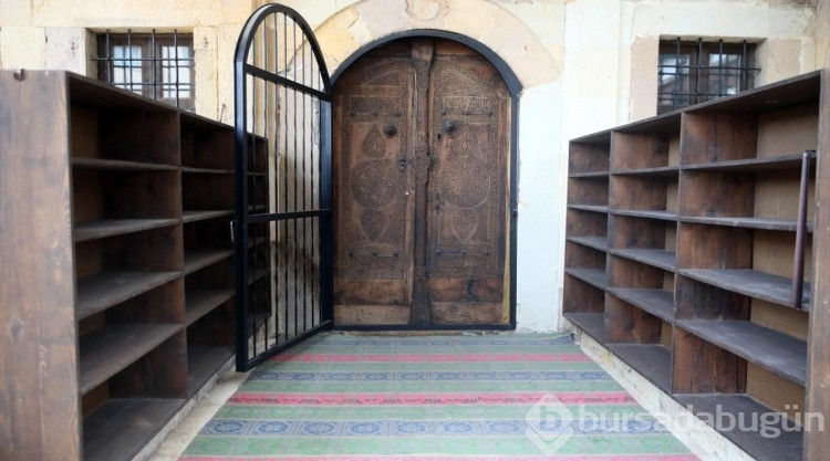 Kastamonu İbn-i Neccar Camii'nin 666 yıllık kapısı el işlemeleriyle dikkati çekiyor