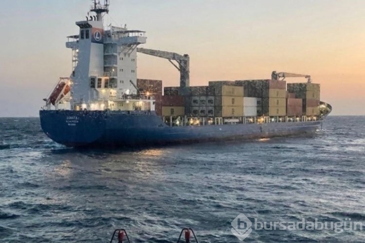 Çanakkale Boğazı'nda konteyner gemisi makine arızası yaptı