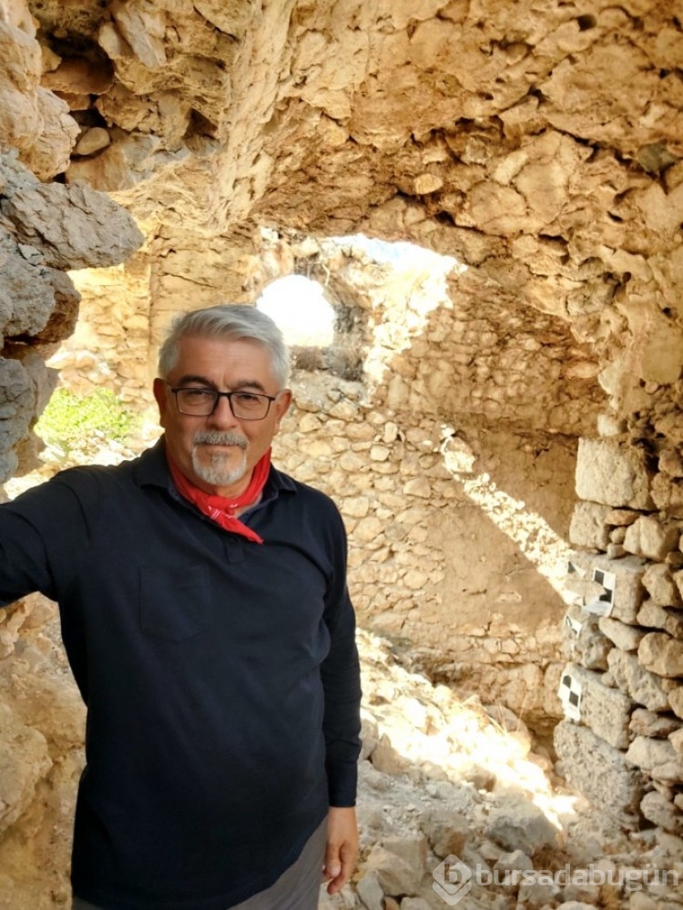 Eski Bursa İl Sağlık Müdürü Dr. Serdar tarihi kalenin dehlizine düştü!