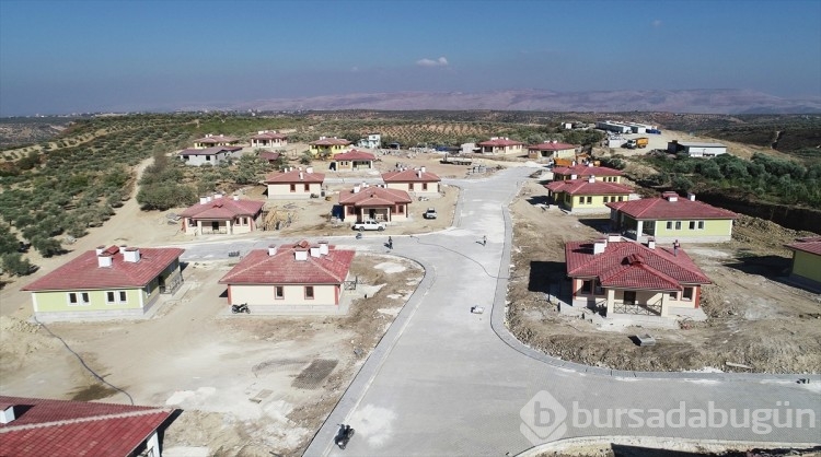 Hatay'da depremzedeler için yapılan köy evlerinde ilk teslimat kasımda