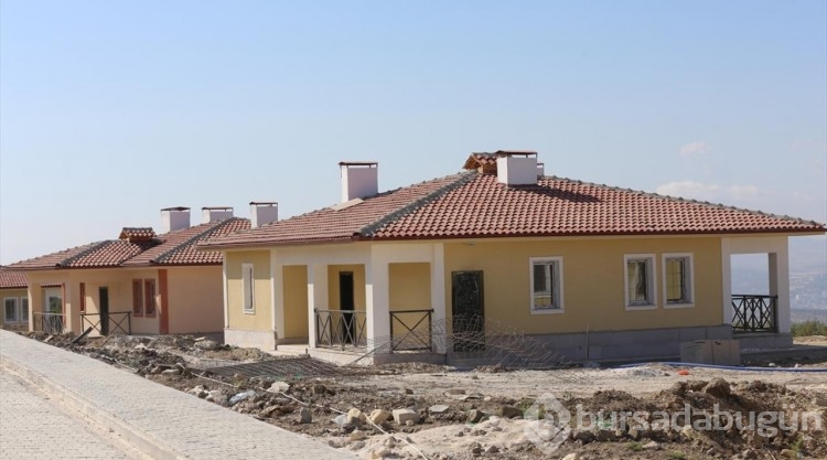 Hatay'da depremzedeler için yapılan köy evlerinde ilk teslimat kasımda
