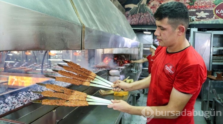 Adanalı kebapçılar Lezzet Festivali'nde hem göze hem damağa hitap edecek