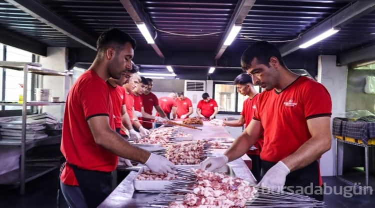 Adanalı kebapçılar Lezzet Festivali'nde hem göze hem damağa hitap edecek