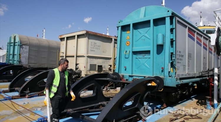 Türkiye'nin en büyük feribotları Van Gölü'nde taşımacılığa ivme kattı