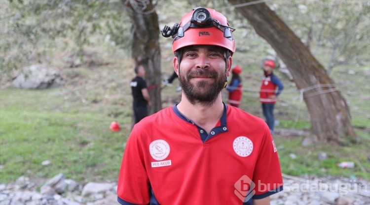 Deprem bölgesinde arama kurtarma görevine koşan öğretmenler için eğitimler sürüyor
