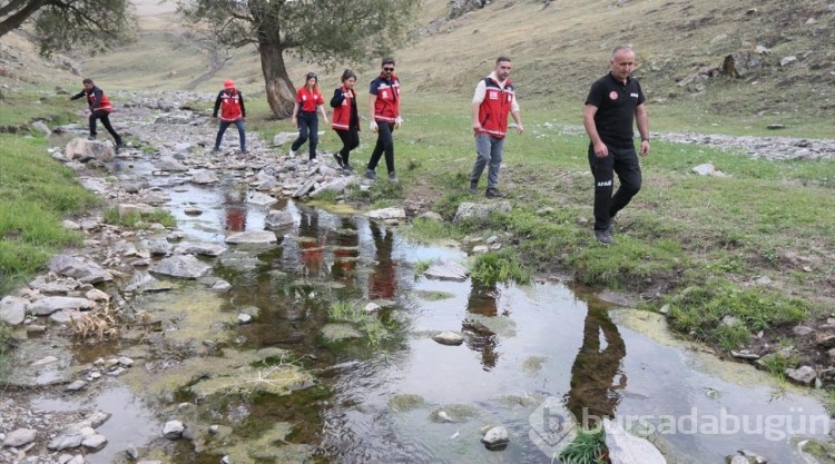 Deprem bölgesinde arama kurtarma görevine koşan öğretmenler için eğitimler sürüyor