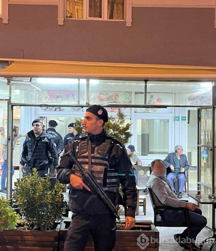 Bursa polisi Yıldırım'da uygulamalarına devam ediyor