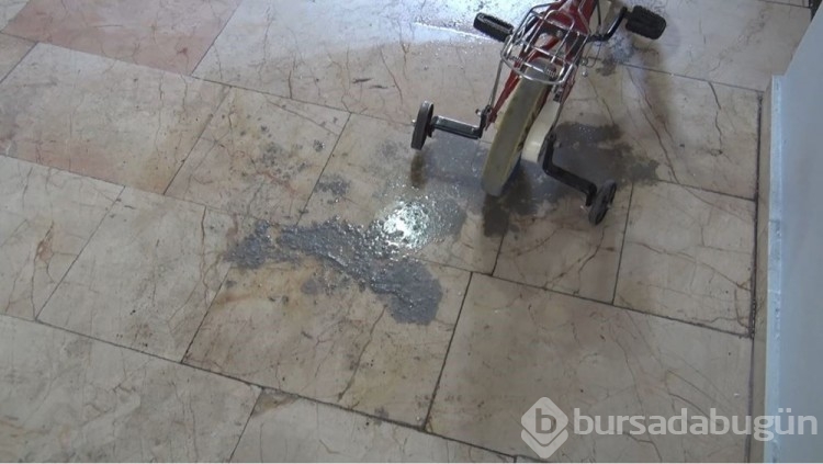 İlaçlanan ev bomba gibi patladı