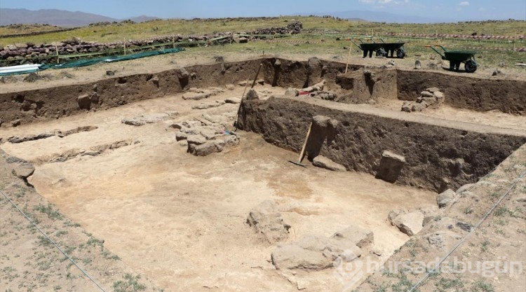 Malazgirt Savaşı alanının tespiti için yapılan kazılarda 700 metal obje bulundu