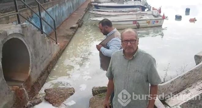 Yağmur suyu rögarına kimyasal madde boşaltıldı