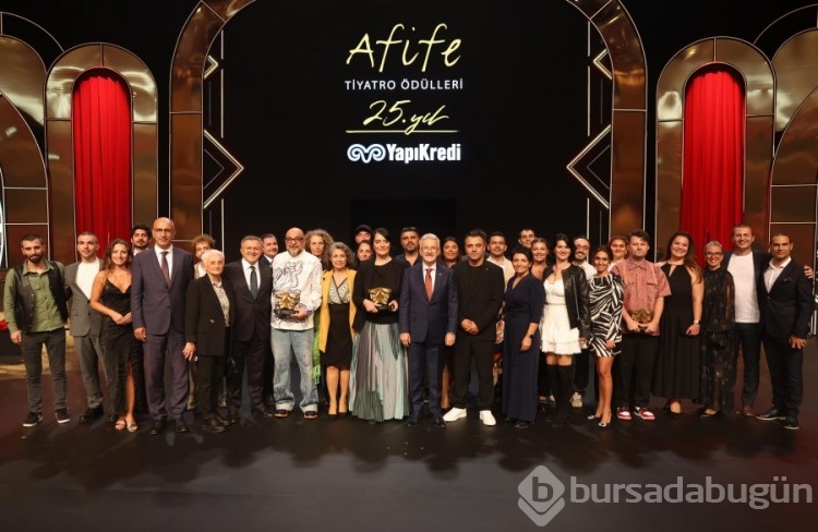 Tiyatronun en prestijli ödülü Nilüfer Kent Tiyatrosu'na