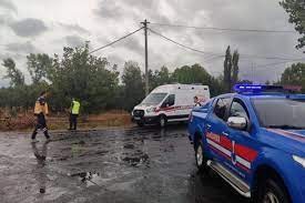 Yoldan geçenler fark etti! Pompalı tüfekle vurulmuş erkek cesedi