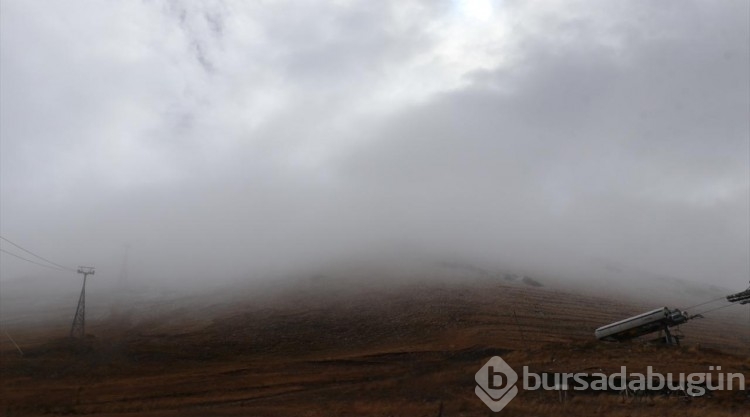 Erzurum'un yüksek kesimlerine mevsimin ilk karı yağdı
